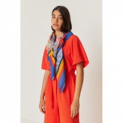 Foulard-Modell Izur-gots