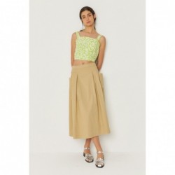 Irama-gots model wide skirt