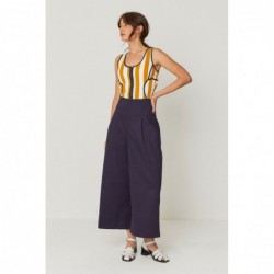 Ena-gots model trousers