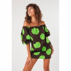 Vestido curto com decote...