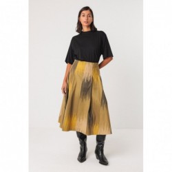 Uitlopende rok met een snit...