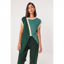 Long sleeveless turtleneck...