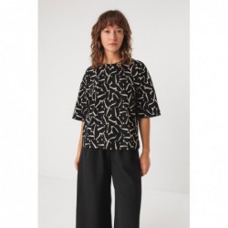 Camiseta amplia de cuello...