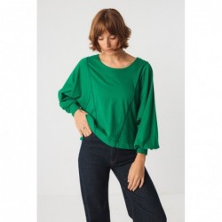 Loose-fitting round-neck,...