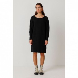 Vestido de largo por encima...