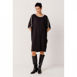 Loose-fitting knee-length...