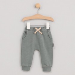 Pantalón chándal con puños...