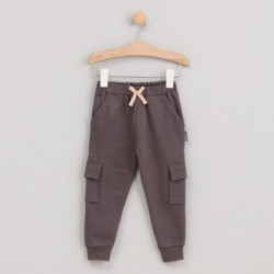 Pantalón bolsillos y puños...