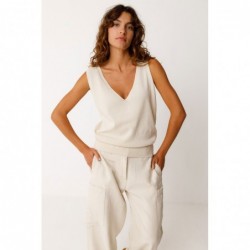 Blusa sem mangas com decote...