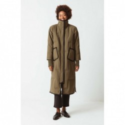 Abrigo largo y amplio...