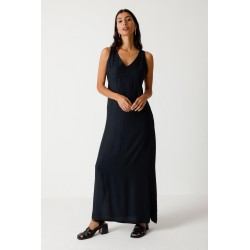 Robe longue sans manches à...