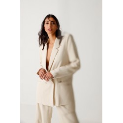 Long straight-cut blazer...